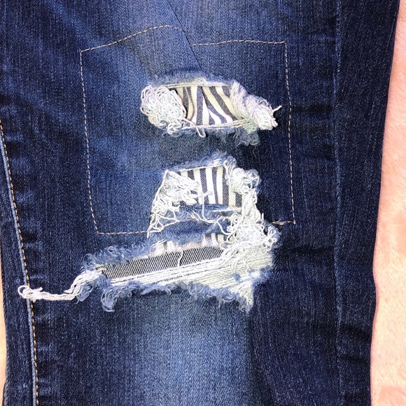 Arizona Brand Jeans With Embroidery & Patch - Picture 4 of 5